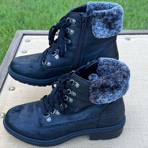B52 by Bullboxer Black Faux Fur Lined Ankle Boots 10M